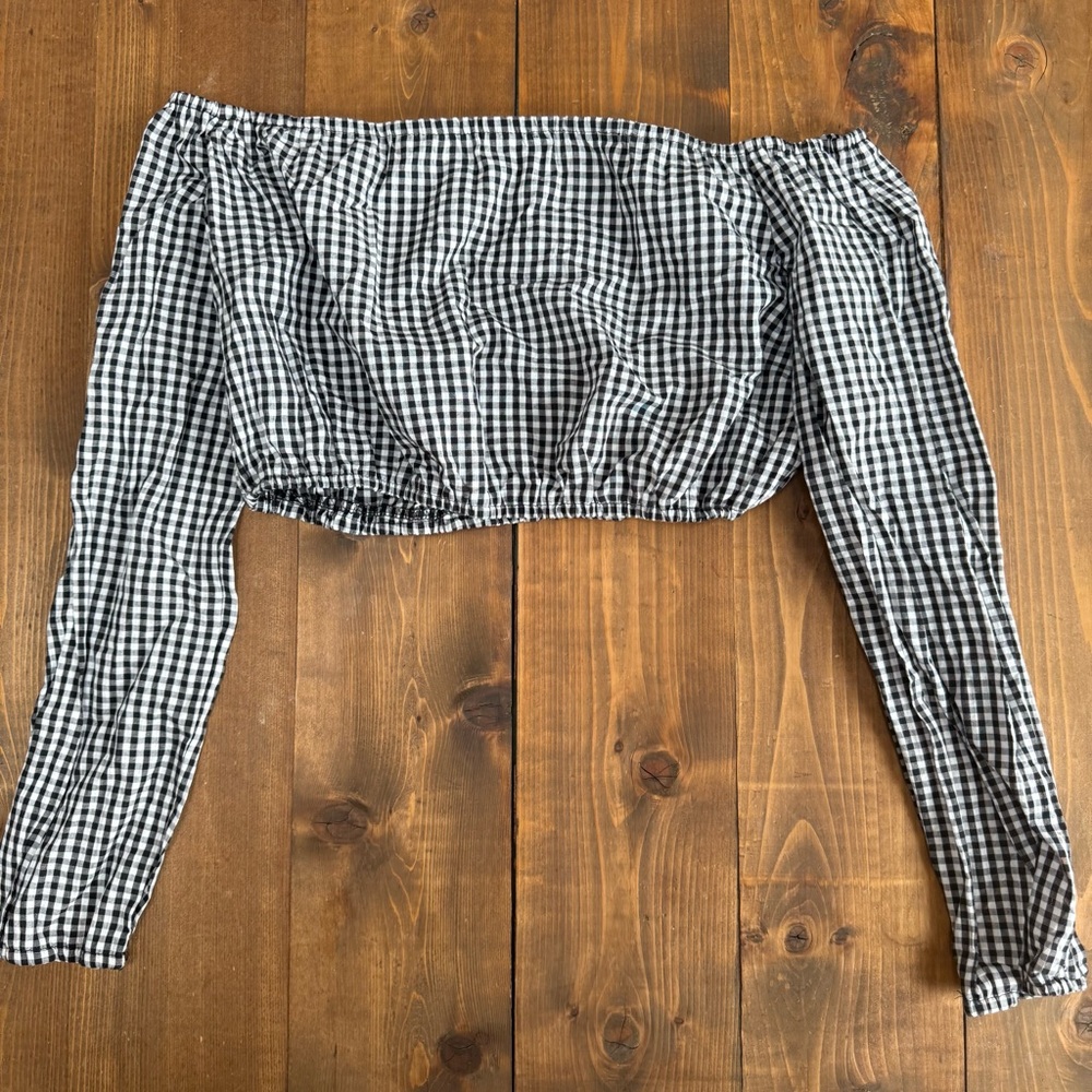 Amazing Lace Black Plaid Cropped Off Shoulder Top - Picture 4 of 7